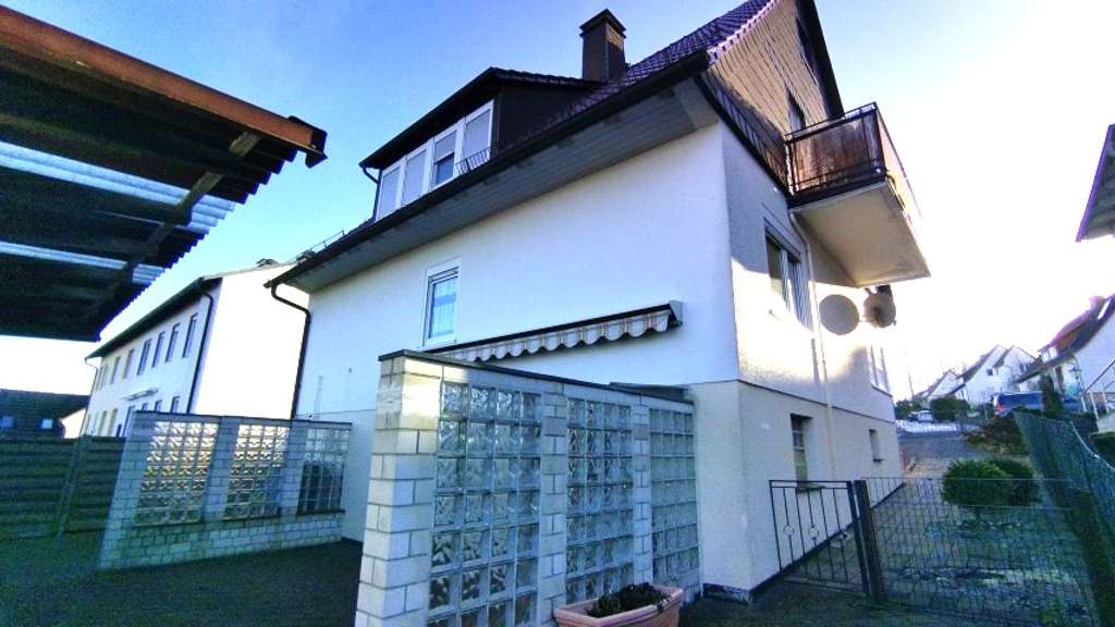 Immobilie in Ahnatal - Ahnatal-OT - Gepflegtes Zweifamilienhaus mit Grundstück - Bild 0