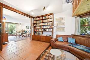 Stadtnah und direkt am Park! Familienheim mit spannender Architektur, 7 Zimmern und Garten – Die vollständige Adresse der Immobilie erhältst du vom Anbieter., 93051 Großprüfening-Dechbetten-Königswiesen, Regensburg – Vorschaubild 4