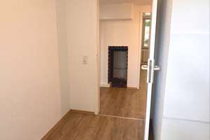 Renovierte 2-Zimmer-Erdgeschosswohnung mit Balkon in Wuppertal  – Hesselnberg 25, 42285 Barmen, Wuppertal – Vorschaubild 8