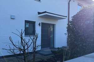 Doppelhaushälfte in München-Lerchenau mit 5 Zimmern – Espenstraße 1, 80935 Lerchenau-Ost, München – Vorschaubild 1
