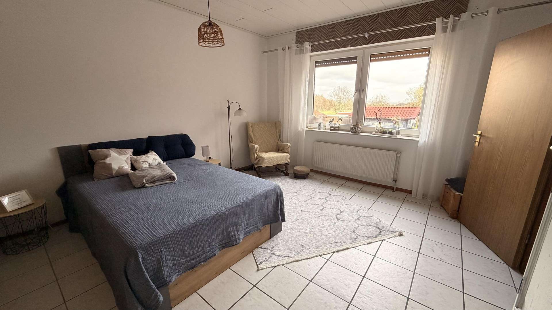 Immobilie in Hille - Großzügiges Haus - ideal für Familien, Mehrgenerationen oder Wohnen und Arbeiten unter einem Dach - Bild 1