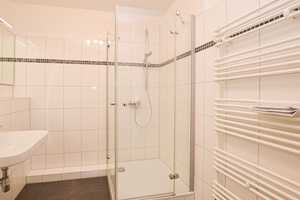 Pinneberg: Gemütliches 5-Zimmer-Reihenhaus + Studio im DG, mit Loggia, herrlichem Garten und Garage! – Pinneberg (Kreis) – Vorschaubild 9