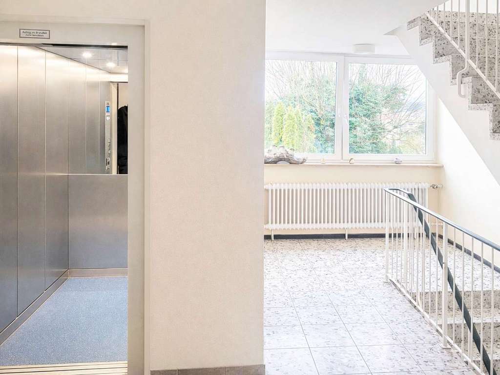 Immobilie in Mauer - Vermietete 3-Zimmer-Wohnung mit Balkon, Fahrstuhl und TG-Stellpl. in naturnaher Lage von Mauer - Bild 2