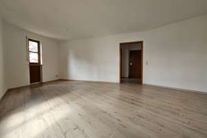 Attraktive 3-Zimmer-Wohnung mit Balkon in ruhiger, zentraler Lage von Behringersdorf – Die vollständige Adresse der Immobilie erhältst du vom Anbieter., 90571 Schwaig bei Nürnberg – Vorschaubild 3