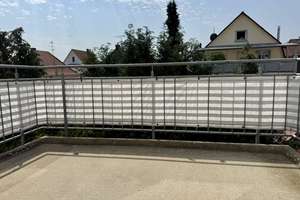 Stadtnah und ruhig: Gut geschnittene 3-Zimmer-Wohnung mit Balkon, Gäste-WC und 2 Carport-Stellplätze – Hohenhewenstraße 10a, 78224 Singen (Hohentwiel) – Vorschaubild 3