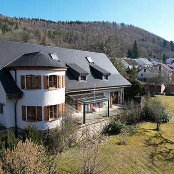 Landhausvilla "Lebensraum" - Charaktervolles Anwesen mit großzügigem Gartenparadies