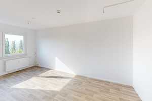 Am Stadtrand gelegene 3-Raum-Wohnung mit Wanne – Marie-Tilch-Str. 40, 9123 Chemnitz – Vorschaubild 3