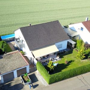 3-Zimmer-Wohnung (in 2FH), Feldrandlage mit Balkon