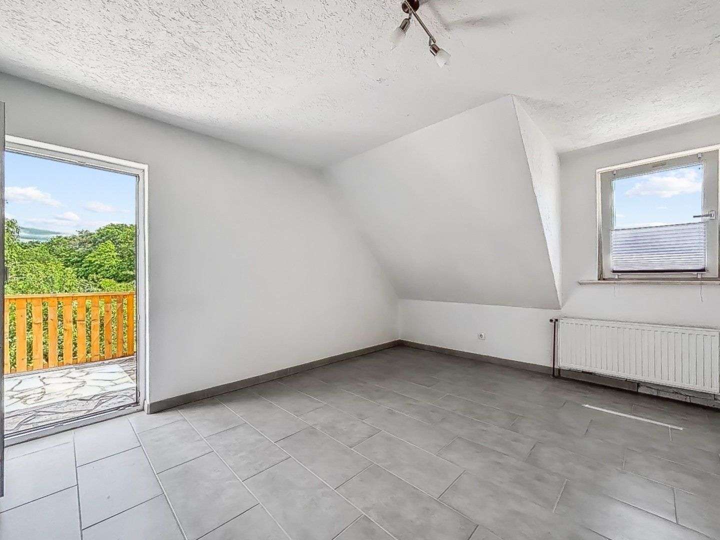 Immobilie in Uetze - Großes 1-2 Familienhaus mit ca. 203 m² Wohnfläche in Uetze-Krausenburg - Bild 0