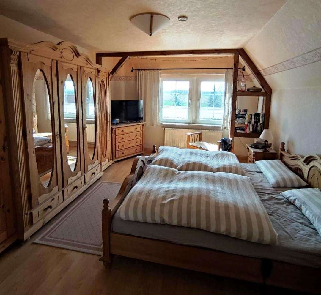 Immobilie in Lohmen - Mehrgenerationenhaus mit großem Garten und vielseitigen Nutzungsmöglichkeiten - Bild 1