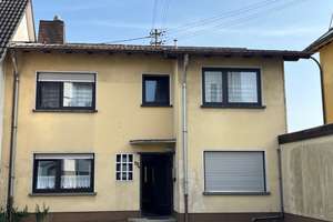 EPPELBORN : HANDWERKERHAUS mit POTENTIAL und guter RAUMAUFTEILUNG ! – Die vollständige Adresse der Immobilie erhältst du vom Anbieter., 66571 Eppelborn – Vorschaubild 1