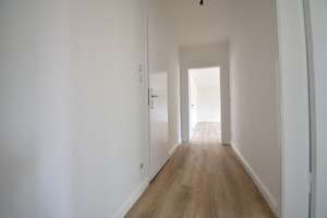 OB-Sterkrade! Renovierte 4-Zimmer-Whg mit Balkon – Kirchhellener Straße 108, 46145 Alsfeld, Oberhausen – Vorschaubild 2