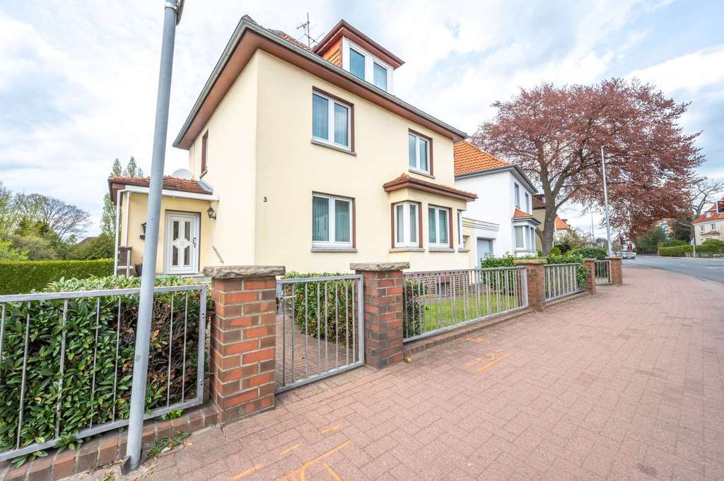 Immobilie in Obernkirchen - Großzügiges Einfamilienhaus mit idyllischem Garten und vielseitigem Raumangebot - Bild 1