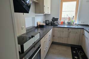 3 Zimmer EG-Wohnung 100 m² Garten / Nähe OTH / EBK / Stellplatz / Eigennutzung / KFW 55/ Ruhige Lage – Die vollständige Adresse der Immobilie erhältst du vom Anbieter., 93053 Kasernenviertel, Regensburg – Vorschaubild 7