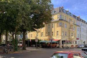 Helle und sonnige Dachgeschoßwohnung am Manderscheider Platz/Berrenrather Straße 