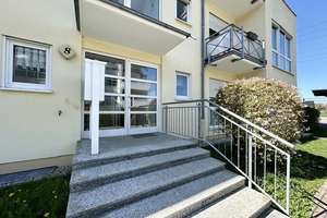 "Wohnen mit Süd-West-Terrasse: 2-Zimmer-EG-Wohnung mit Carport-Stellplatz in ruhiger Wohnparklage" – Am Eichenhof 8, 9247 Röhrsdorf, Chemnitz – Vorschaubild 4