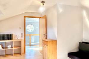 Außergewöhnliche Architektur trifft Familienleben – Maisonettewohnung mit Galerie – Die vollständige Adresse der Immobilie erhältst du vom Anbieter., 67271 Kindenheim – Vorschaubild 8