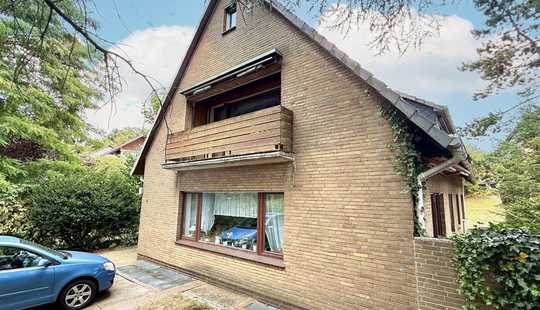 Bild von Großzügiges Zweifamilienhaus mit viel Potenzial in ruhiger Lage