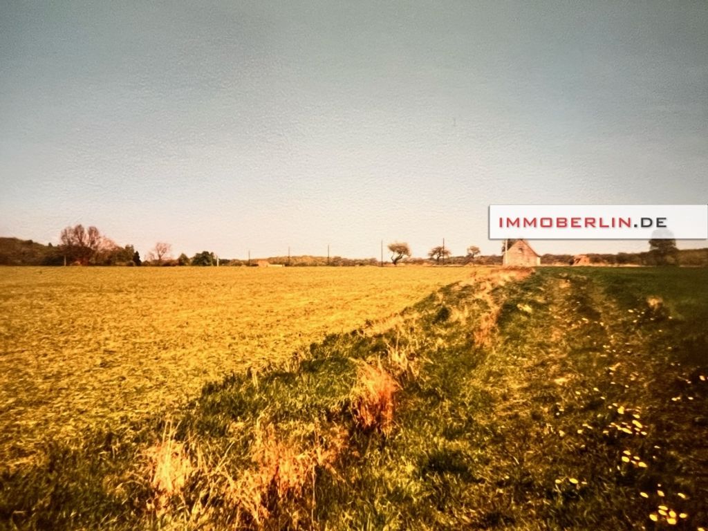 IMMOBERLIN.DE Herrliches Freizeitgrundstück mit Teich nahe der Ostsee