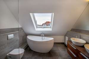 Stilvolle Penthouse-Wohnung – nur wenige Schritte von der Eilenriede entfernt – Die vollständige Adresse der Immobilie erhältst du vom Anbieter., 30163 List, Hannover – Vorschaubild 5