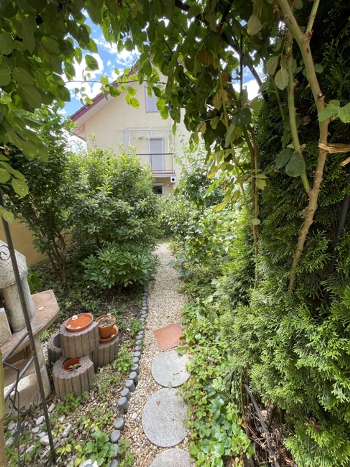 Zur Eigennutzung: 4-Zimmer-Eigentumwohnung mit Terrasse in Halbhöhenlage von Geismar
