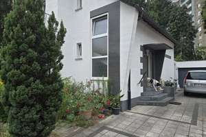 Freistehendes 5-Zimmer-Einfamilienhaus mit Einbauküche und Garten in Heusenstamm – Schubertstraße 5, 63150 Heusenstamm – Vorschaubild 2