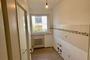 Großzügige 3-Zimmer-Gartenwohnung mit Westterrasse und Tiefgarage in München-Solln – Die vollständige Adresse der Immobilie erhältst du vom Anbieter., 81479 Solln, München – Vorschaubild 7