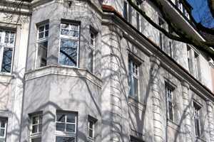 Wunderbarer Altbau - Neue Bäder - Große Loggia - Garage - Top Lage – Quirinstr. 1a, 40545 Düsseldorf – Vorschaubild 1