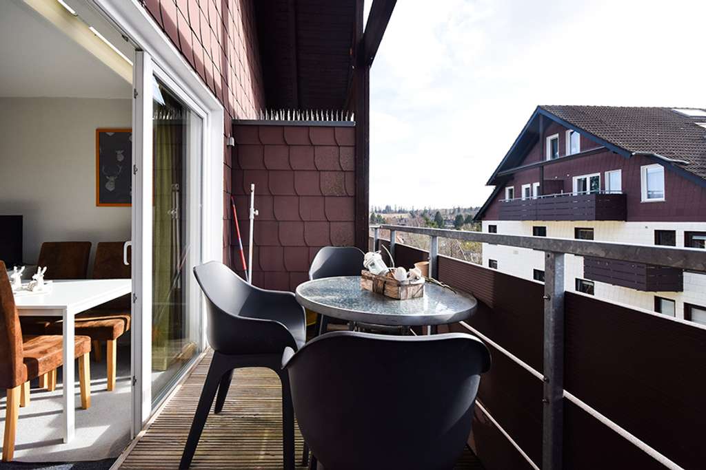 Immobilie in Braunlage - Sonnige 2-Zimmer-Dachgeschosswohnung mit Balkon in idyllischer Lage... - Bild 3
