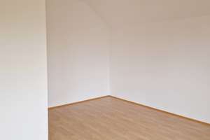 Schöne 2-Zimmer-DG-Wohnung in Bonn / Bad Godesberg mit neuem Bad, Einbauküche, Balkon und Stellplatz – Die vollständige Adresse der Immobilie erhältst du vom Anbieter., 53179 Rüngsdorf, Bonn – Vorschaubild 10