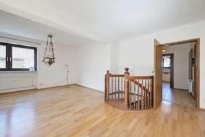 Charmante 3-Zimmer Erdgeschoßwohnung mit Souterrain und sonnigem Garten – Die vollständige Adresse der Immobilie erhältst du vom Anbieter., 81825 Gartenstadt Trudering, München – Vorschaubild 3