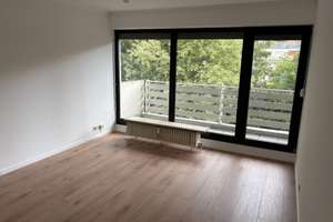 Zuhause mit drei Zimmern und Balkon in Saarbrücken