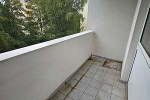 Ruhige, sonnige 4-Zimmer- Wohnung mit Blick ins Grüne und viel Gestaltungspotential – Franz-Wolter-Straße 2, 81925 Oberföhring, München – Vorschaubild 12