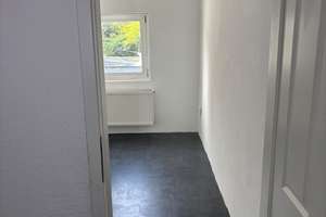 Geräumiges und neuwertiges 4-Zimmer-Haus mit gehobener Innenausstattung zur Miete in Krefeld – 47804 Kempener Feld/Baackeshof, Krefeld – Vorschaubild 15