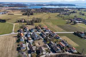 SOMMERSPECIAL: Neubau von zwei Doppelhaushälften, fußläufig zum Ortskern sowie zum Chiemsee – Rosenheim (Kreis) – Vorschaubild 6