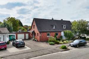 Wohnen, Leben, Genießen: Doppelhaushälfte mit Gartenparadies in Neuwerk – Die vollständige Adresse der Immobilie erhältst du vom Anbieter., 41066 Flughafen, Mönchengladbach – Vorschaubild 1