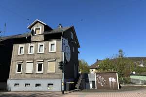 Renovierungsbedürftiges Haus in Innenstadtlage mit Garage, Stellplatz und 2 großen Terrassen – Die vollständige Adresse der Immobilie erhältst du vom Anbieter., 57072 Siegen, Siegen – Vorschaubild 3