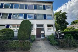 Schwachhausen umfangreich modernisierte 2,5 Zi. DG-Whg. m. Dachterrasse und Kamin, EBK und Bad neu – Die vollständige Adresse der Immobilie erhältst du vom Anbieter., 28213 Neu-Schwachhausen, Bremen – Vorschaubild 12