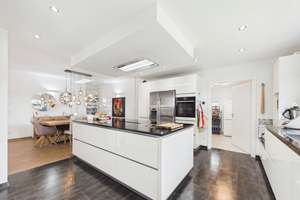 Modernes Familienhaus Bj. 2018 in Feldrandlage | 191 m² Wohnfläche | Doppelgarage | Smart Home – Wilhelm-Behrens-Straße 6, 38448 Wendschott, Wolfsburg – Vorschaubild 14