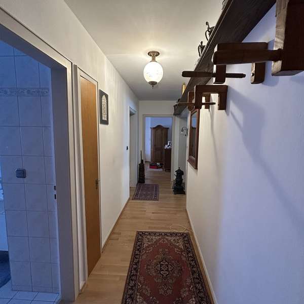 ***gepflegte 3-Zimmer-Wohnung mit Balkon in zentraler Lage***