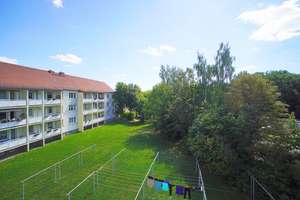 !! Angebot: 1 Jahr Stellplatz geschenkt !! Gemütliche 3-Zimmer-Wohnung mit Balkon und Tageslichtbad – Max-Saupe-Straße 74, 9131 Ebersdorf, Chemnitz – Vorschaubild 3