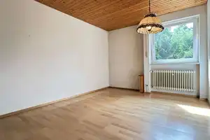 Charmantes Reihenmittelhaus mit Splitlevel-Aufteilung und großem Potenzial – Fürstenfeldbruck (Kreis) – Vorschaubild 5