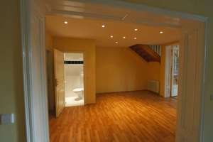 Zukunftsorientiertes 2-Familienhaus: Ideal für Wohnen und Arbeiten unter einem Dach.