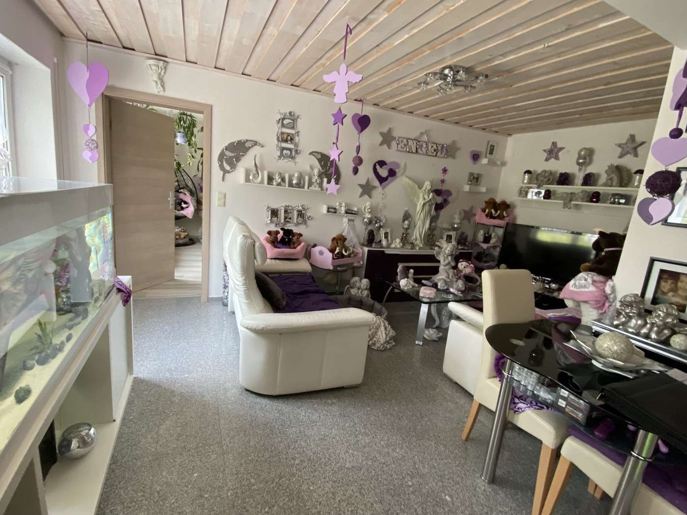 Immobilie in Helsa - Hochwertiges MFH mit Gartenpool, PV-Anlage, 

neuer Heizung und weiteren Extras in Helsa-Wickenrod - Bild 1