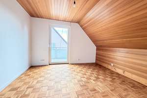 Charmante 3,5 Zimmer DG Wohnung mit ausgebauter Bühne in Bad Cannstatt – Die vollständige Adresse der Immobilie erhältst du vom Anbieter., 70374 Im Geiger, Stuttgart – Vorschaubild 2