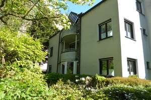 Perfekt: Eigentumswohnung, 2 Balkone, Lage, Garten, Garage
