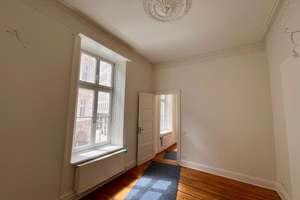 Neu modernisierte Altbauwohnung in Top Lage nahe Binnenalster - 6 Zimmerwohnung (3 3/2) – Große Theaterstraße 39, 20354 Neustadt, Hamburg – Vorschaubild 2