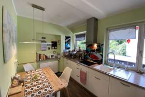 Kaufen statt Mieten! Idealer Start zum Eigentum einer netten 2 Zi.OG-Whg mit großzügigem Balkon