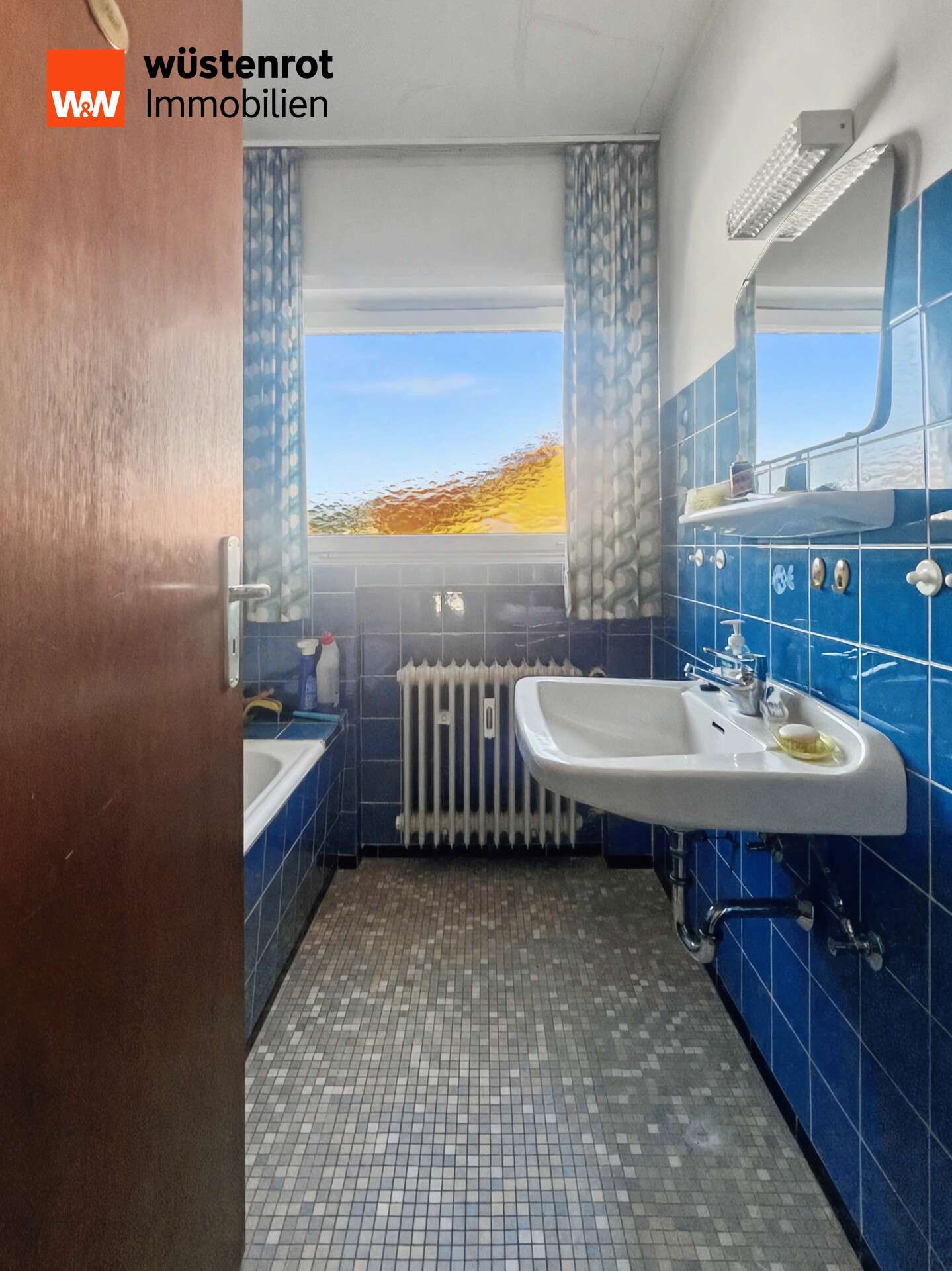 Immobilie in Ettlingen - 3-Familienhaus mit schönem Garten + 3 Garagen in ruhiger Lage (Bruchhausen) - Bild 2