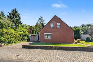 Erbbaurecht: Einfamilienhaus mit Einliegerwohnung auf großem Grundstück in Stockum – Die vollständige Adresse der Immobilie erhältst du vom Anbieter., 40468 Stockum, Düsseldorf – Vorschaubild 2